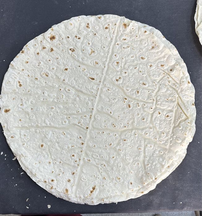 Лас табандарды жалап жатқан фото