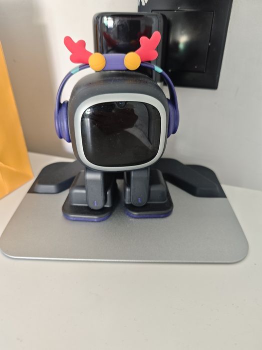 Emo robot умный робот