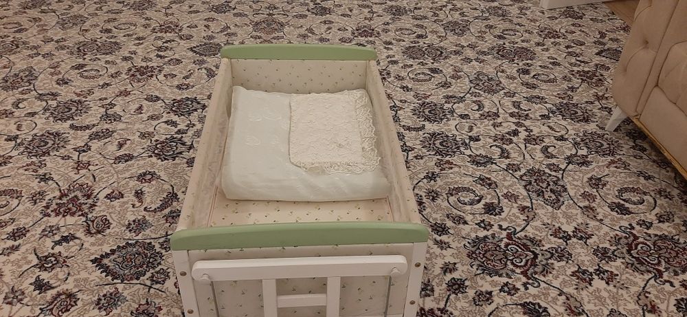 Chaqaloqlar belanchagi sotiladi