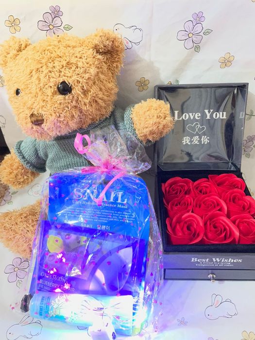 Бокс  с гирляндой  продам .