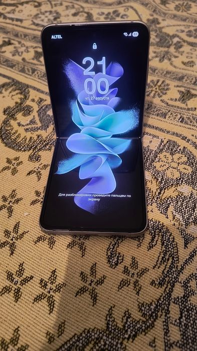 Samsung flip 3 8 256 gb