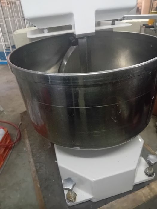 Професионална тестомесачка.тестобъркачка