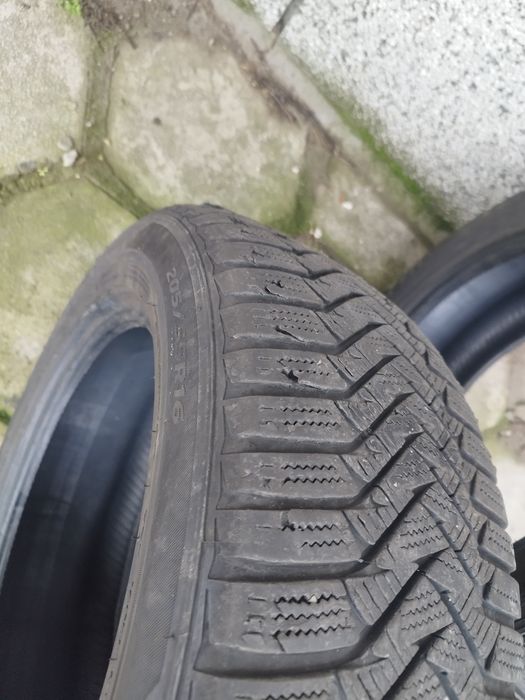 Зимни гуми 205 55 16 laufenn