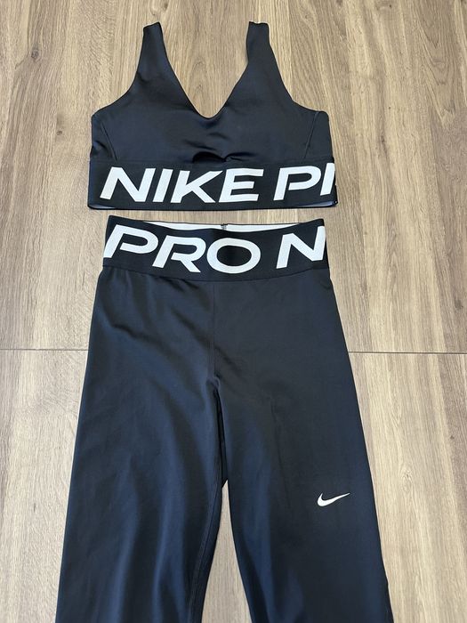 100% Оригинален!! Дамски комплект Nike Pro сет бюстие клин