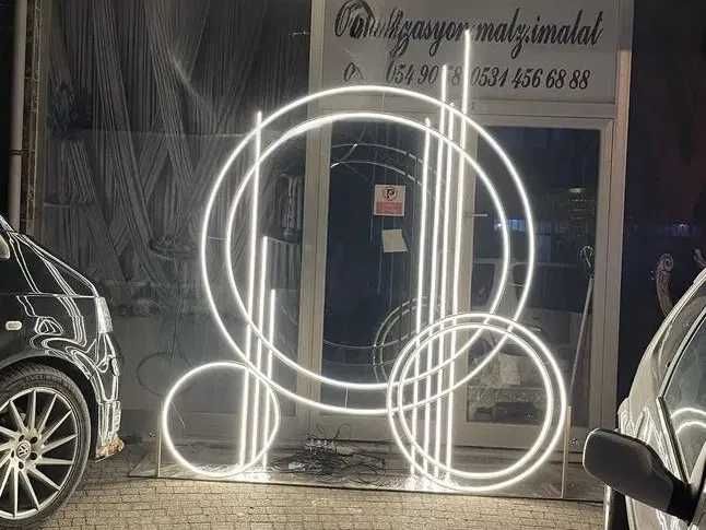 Модерна светеща арка за събития и фотозони