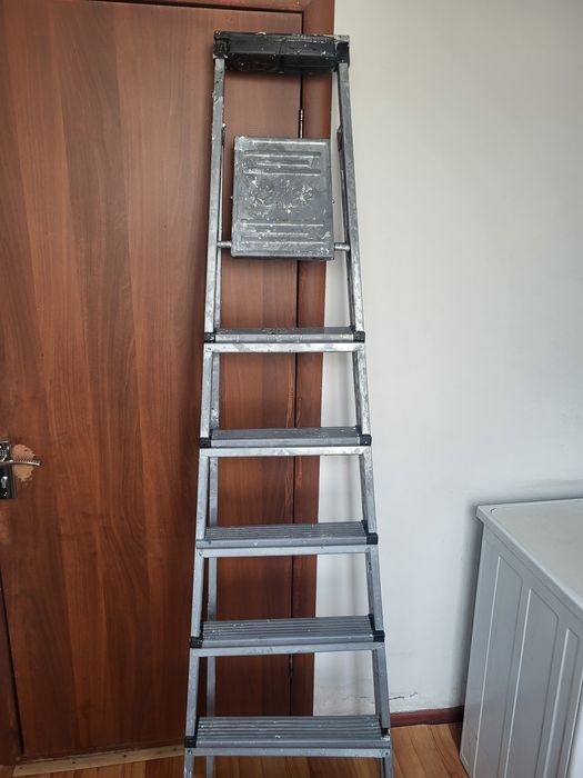 Стремянка стальная