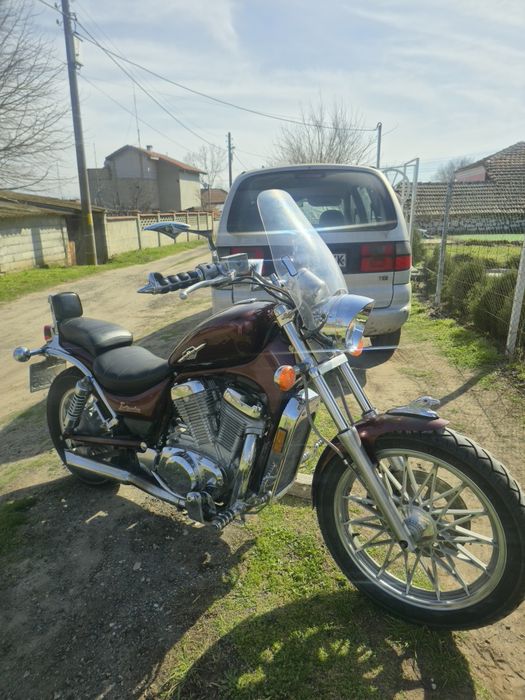 Suzuki Intruder VS 700