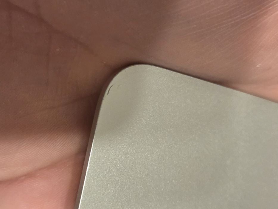 Продавам MacBook Air M1 (Silver)