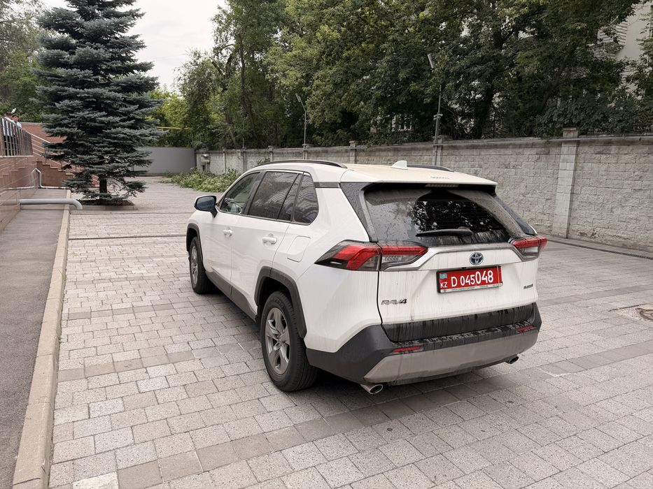 Toyota RAV4, 2023г.