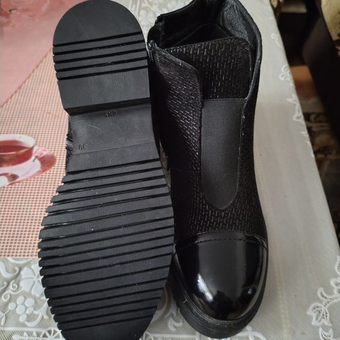 Ghete dama piele naturala elegante negre