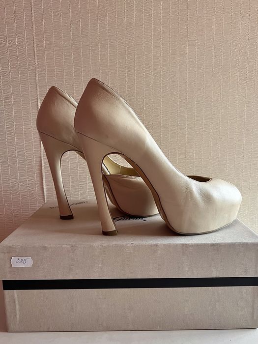 Pantofi cu toc Guban