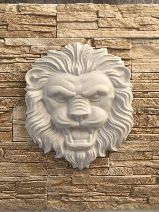 Панно  из гипса Лев