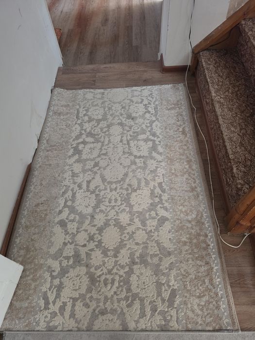 Продам б/у ковры постираные