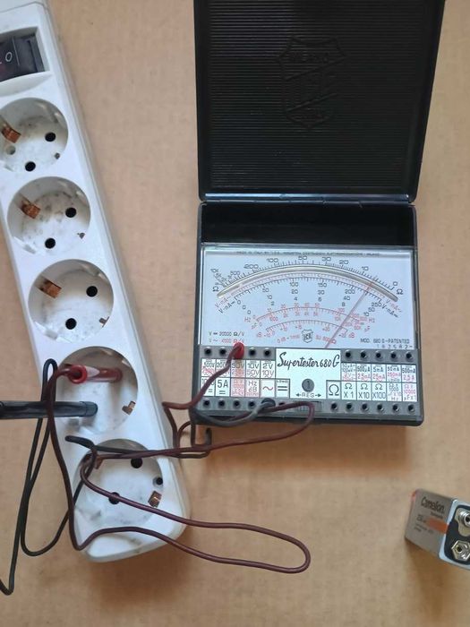 multimetru analogic Supertester 680G