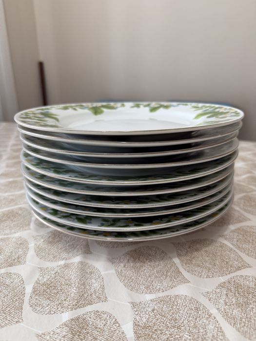 Тарелки плоские,