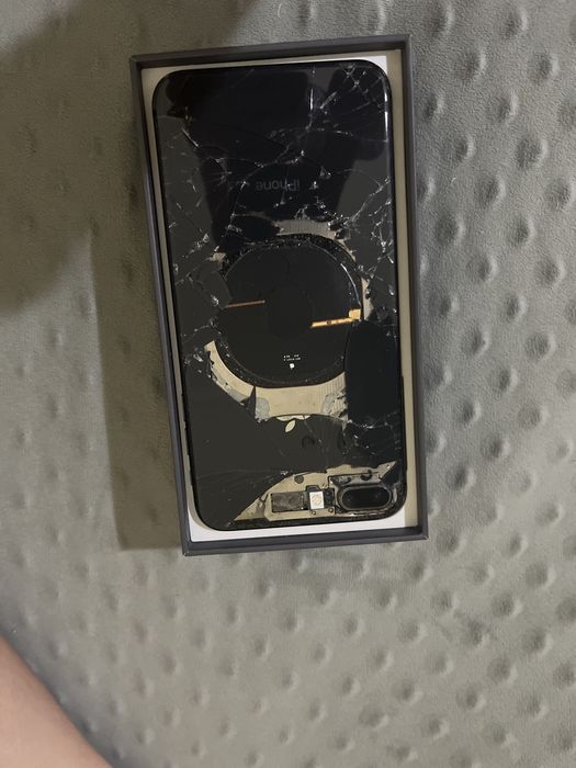 Продам iPhone 7 Plus 64 ГБ.