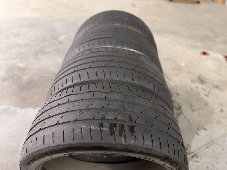 Летни гуми 235/40/19