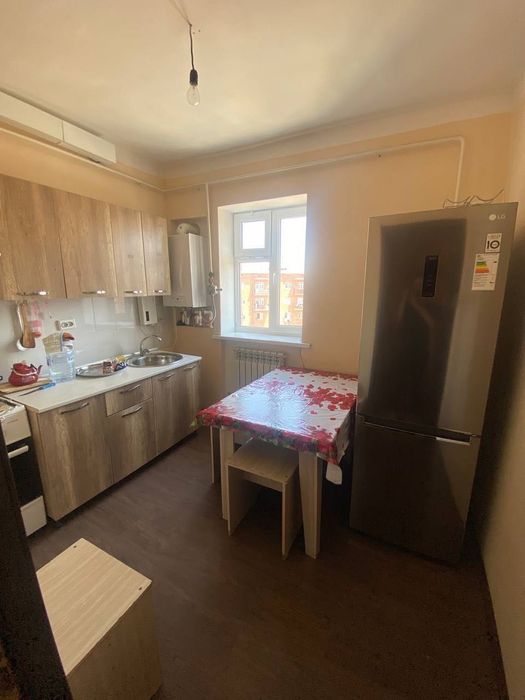 Сдается 3х комнатная квартира 
С обстановкой в горде Алмалыке