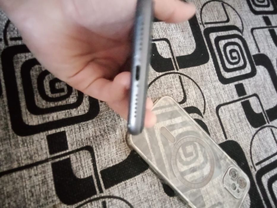 Iphon 11 продам