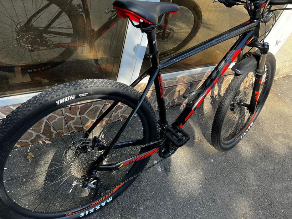 Vând bicicleta mountinbike Scott cu roti 29