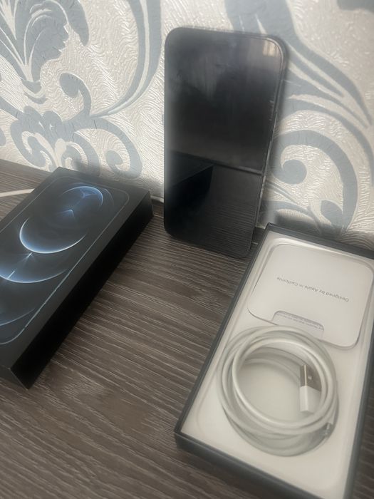 Продам телефон 12 про-120 тыс