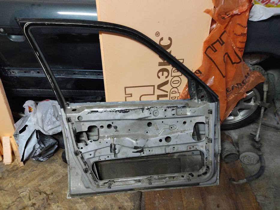 Дверь водительская пассат б4