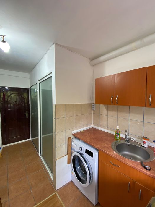 Proprietar garsoniera de vanzare etaj 1 UMT