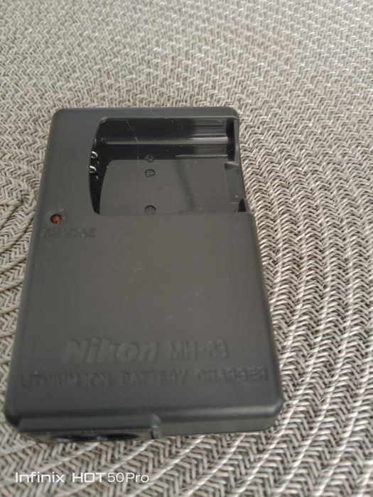 Încărcător Nikon MH-63