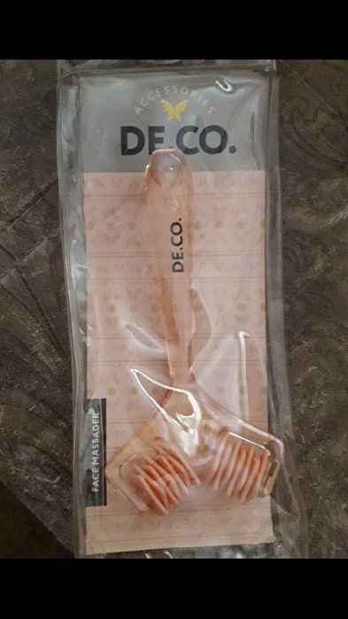 Массажер для лица de.co