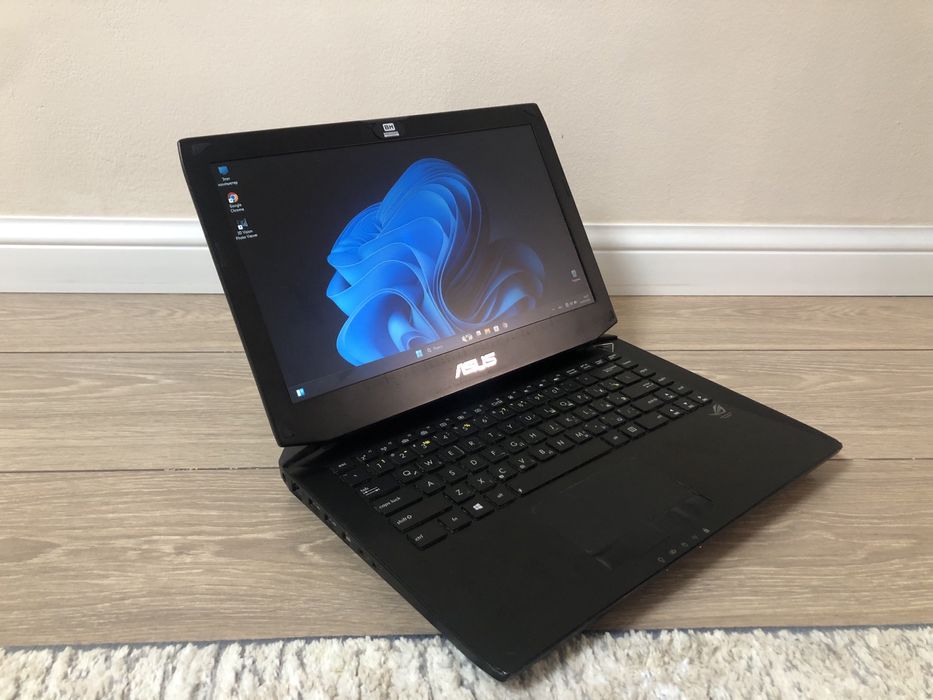 Ноутбук Asus Rog Core i7 SSD 256ГБ