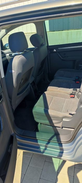 Vând mașină Volkswagen Touran