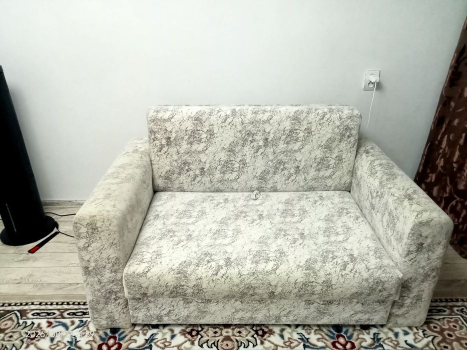 Продам б/у диван