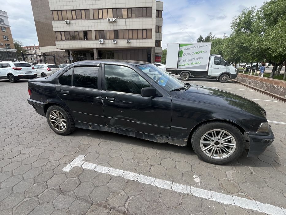 Bmw e36 авто.