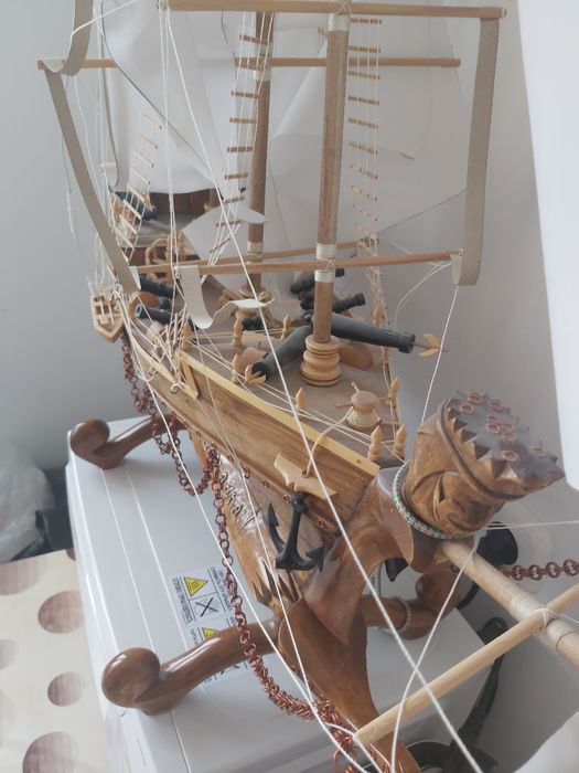 Продам корабль сувениры