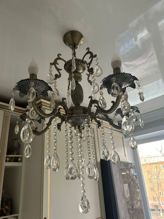 Продам люстры в количестве 3 шт