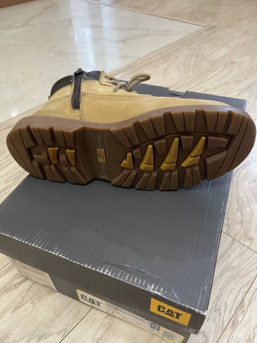 Продам ботинки Caterpillar, p 37,5
