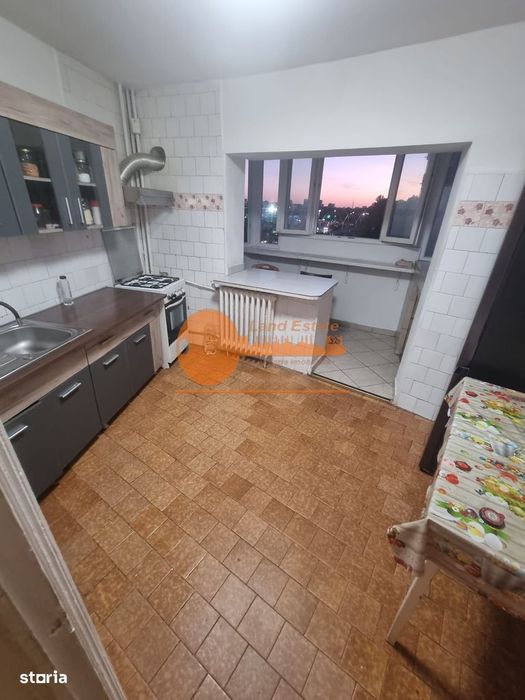 Apartament cu 3 camere in zona Crangasi