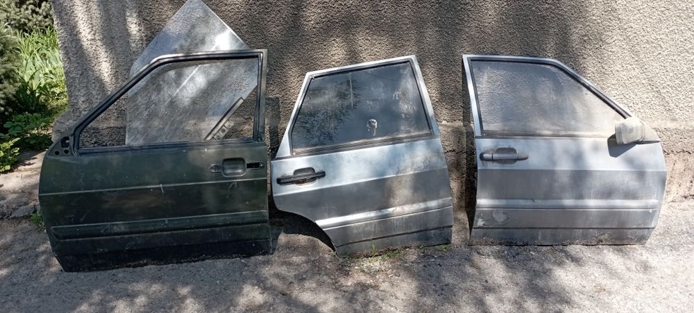 Продам Двери на ВАЗ 5000т
