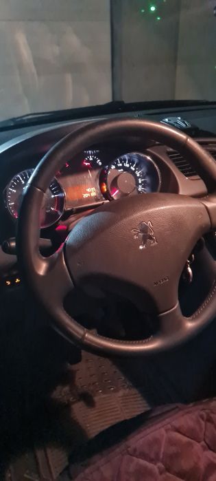 Peugeot 3008. 1,6 16 v cc GPL .2012
