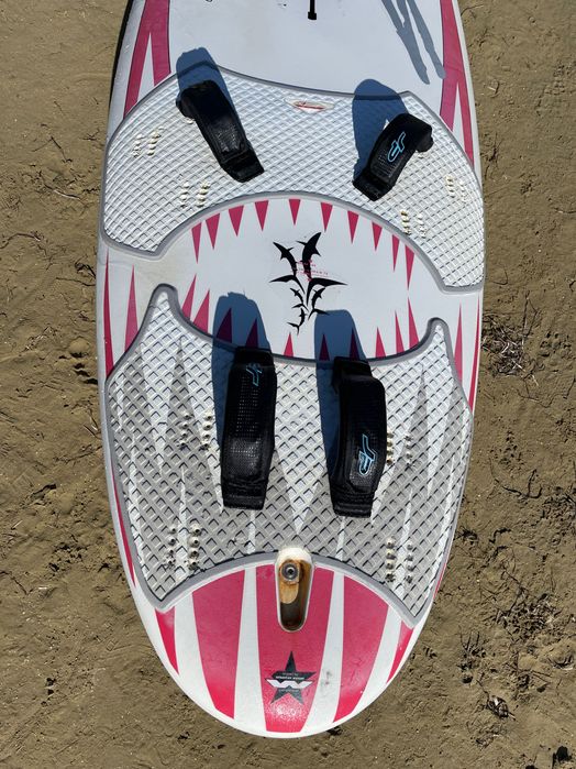 Vand placa de windsurfing Fanatic Shark 145 l