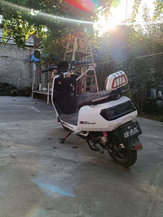 Elektro skuter sotiladi