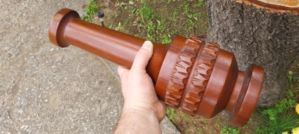 Стара дървена ваза