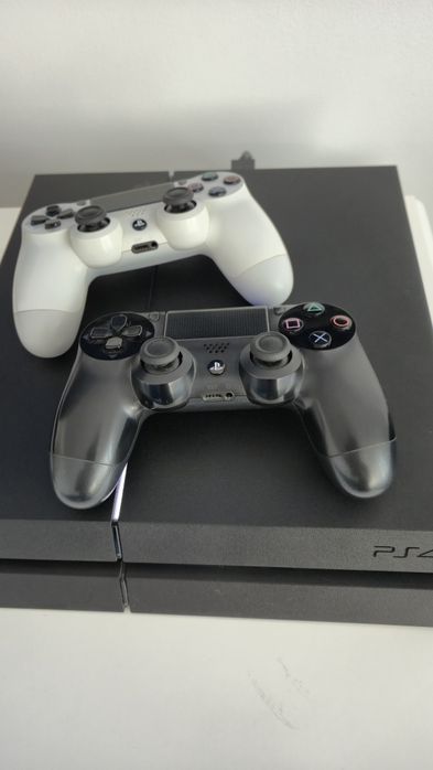 PS4 modat 500 GB +  2 controllere
