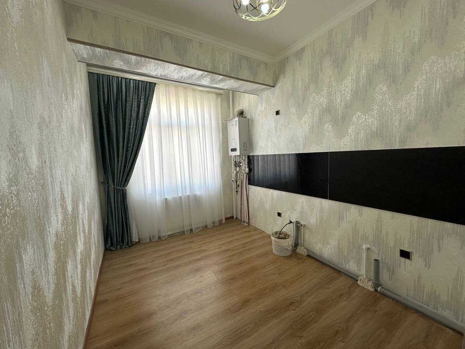 Продаётся 1х комн квартира на 6 этаже Ор-р Шарк Ал Мактум