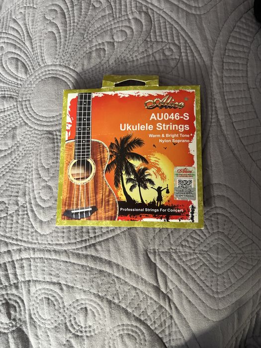 Продаю Укулеле