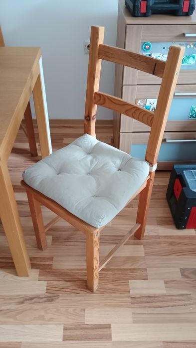 Трапезна маса с 4 стола