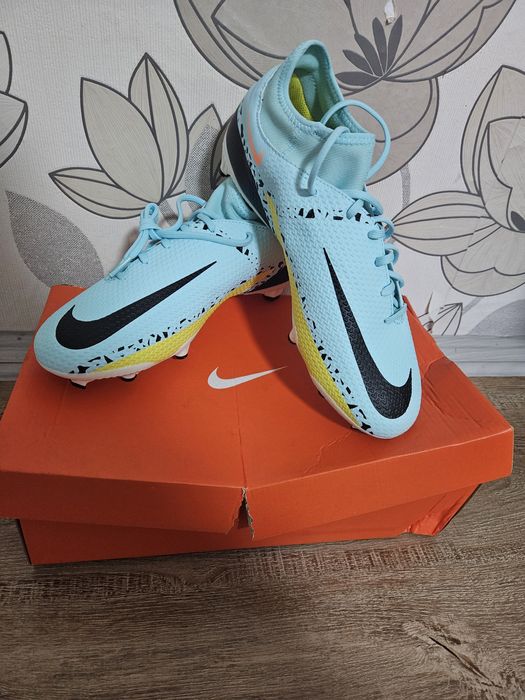 Бутонки. Чисто нови