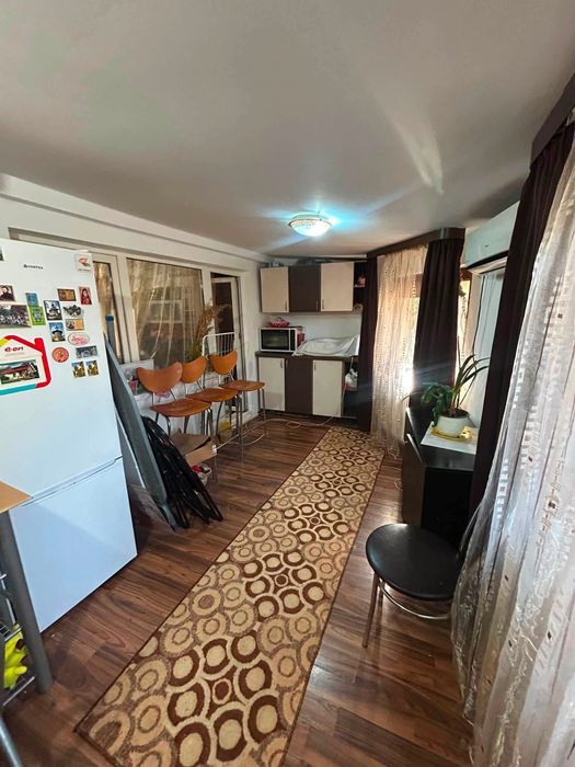 Vând apartament cu două camere decomandat