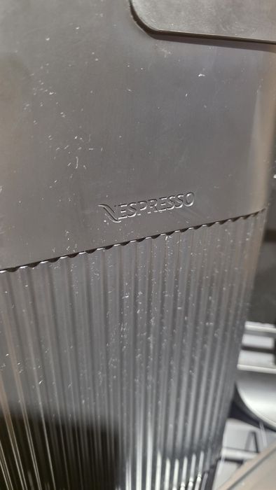 Nespresso диспенсър за капсули и кош за рециклиране на капсули