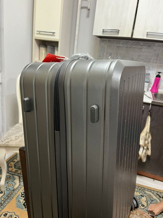 Продам чемоданы-3 шт из поликарбоната